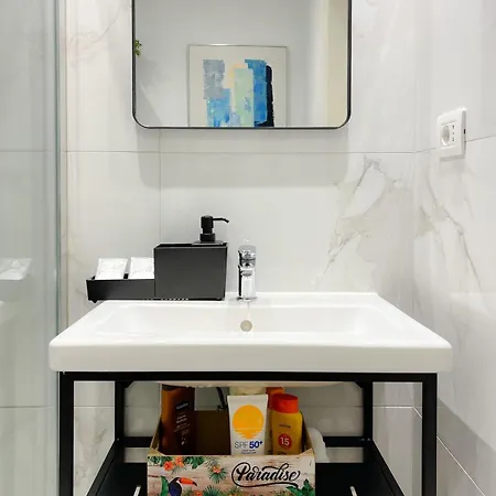 Sunny Terrace I Heated Pool I King Bed I Cook Zone I Parking *