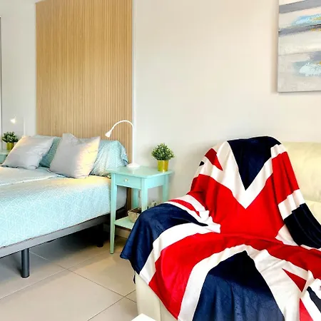 Sunny Terrace I Heated Pool I King Bed I Cook Zone I Parking Apartamento