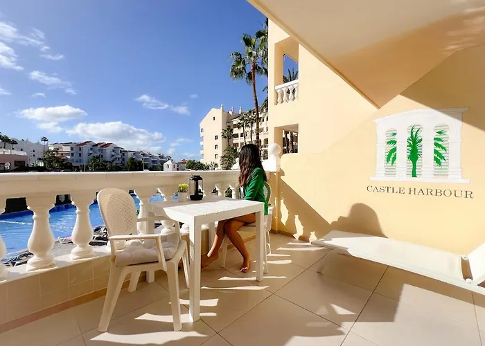 Sunny Terrace I Heated Pool I King Bed I Cook Zone I Parking