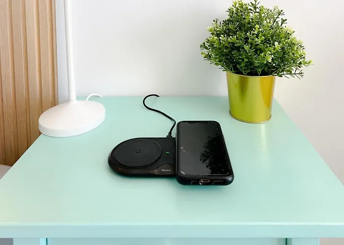 Sunny Terrace I Heated Pool I King Bed I Cook Zone I Parking