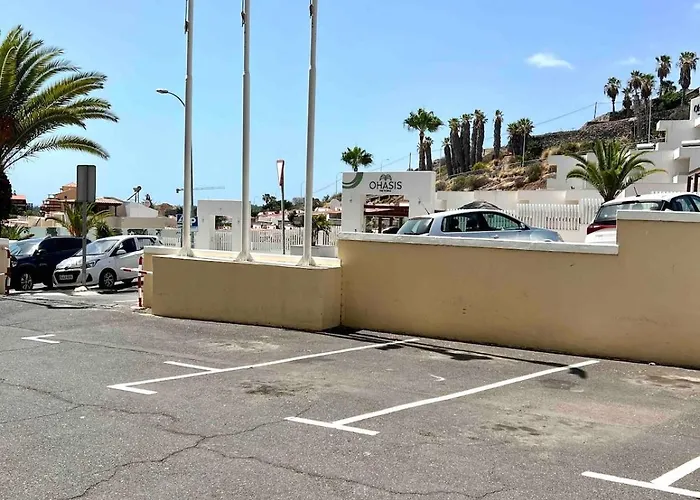 Sunny Terrace I Heated Pool I King Bed I Cook Zone I Parking