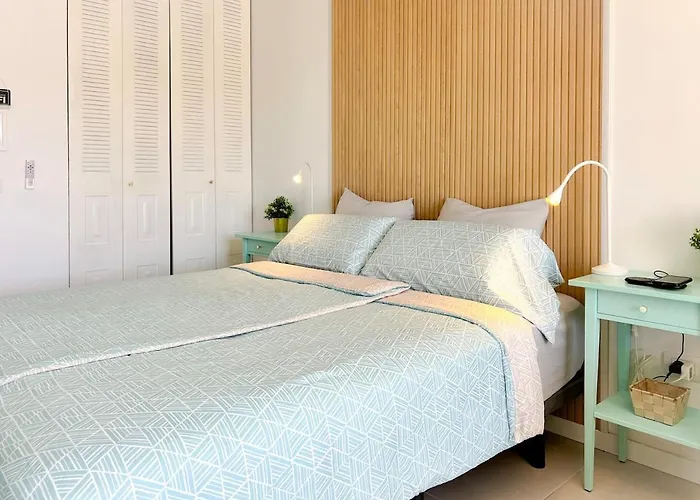 Apartamento Sunny Terrace I Heated Pool I King Bed I Cook Zone I Parking