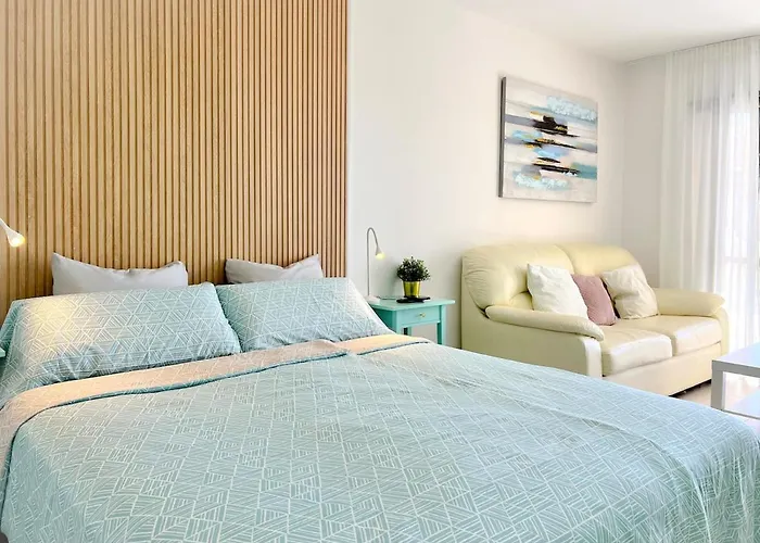 Apartamento Sunny Terrace I Heated Pool I King Bed I Cook Zone I Parking