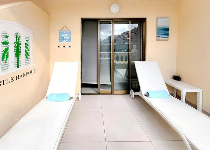 Sunny Terrace I Heated Pool I King Bed I Cook Zone I Parking