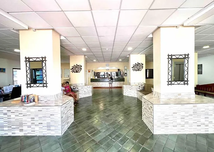 Sunny Terrace I Heated Pool I King Bed I Cook Zone I Parking Apartamento *