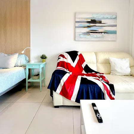 Sunny Terrace I Heated Pool I King Bed I Cook Zone I Parking *