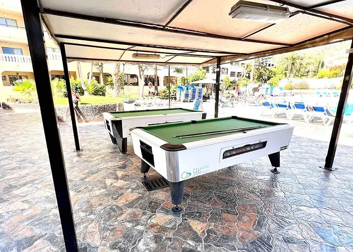 Sunny Terrace I Heated Pool I King Bed I Cook Zone I Parking *